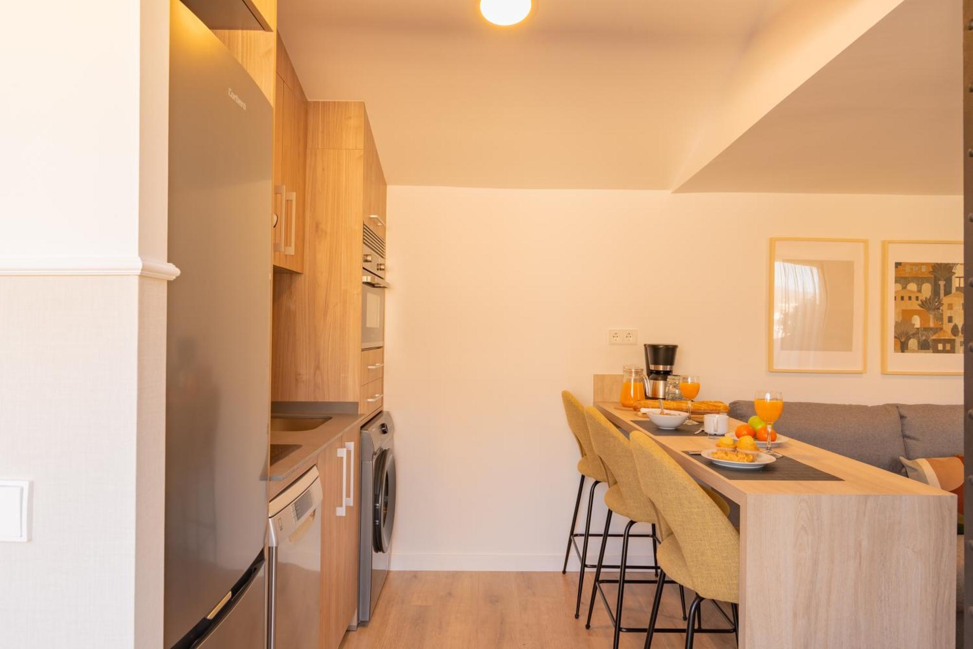 Feelathome Atarazanas Apartments Malaga Luaran gambar