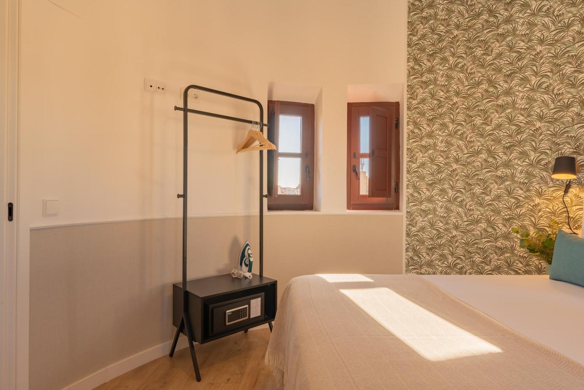 Feelathome Atarazanas Apartments Malaga Luaran gambar