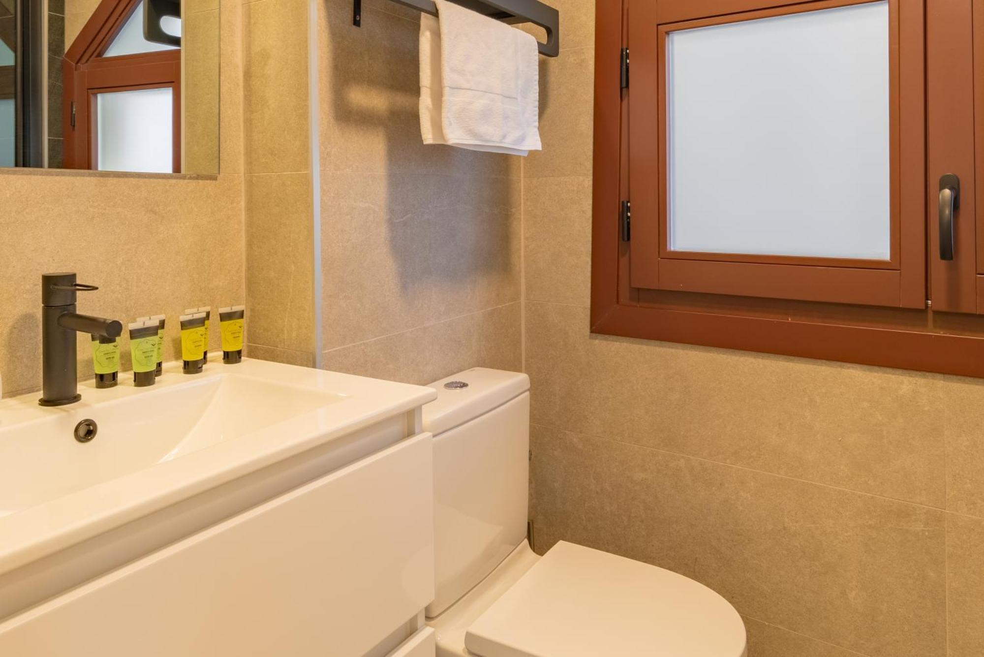 Feelathome Atarazanas Apartments Malaga Luaran gambar