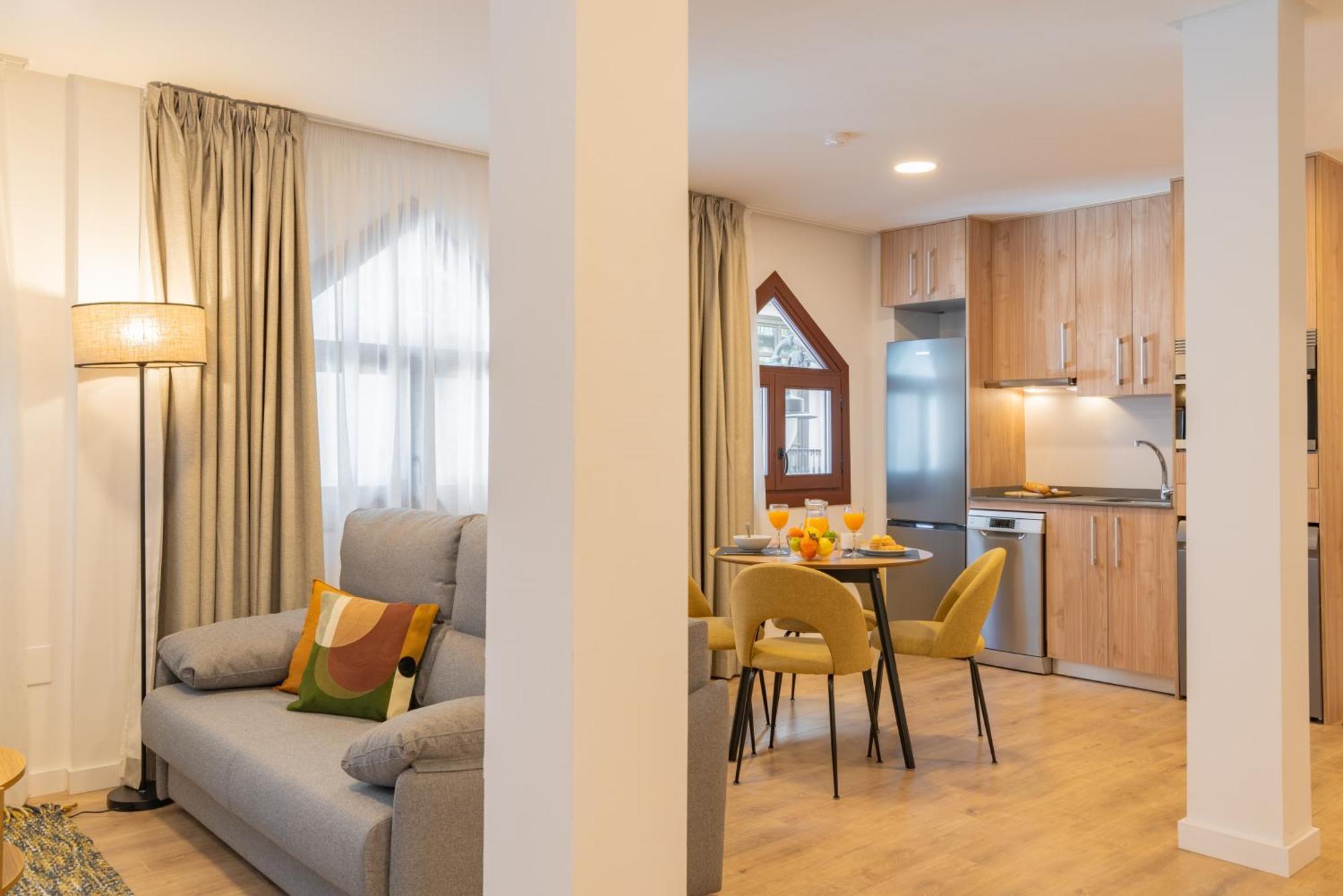 Feelathome Atarazanas Apartments Malaga Luaran gambar